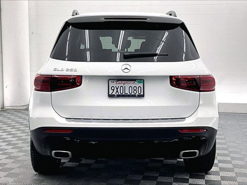 Used 2026 Mercedes-Benz GLB 250 image 3