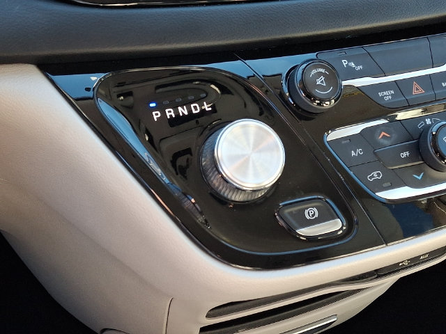 Used 2017 Chrysler Pacifica Touring-L FWD image 15