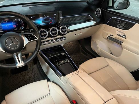 Certified 2025 Mercedes-Benz GLB 250 4MATIC image 37