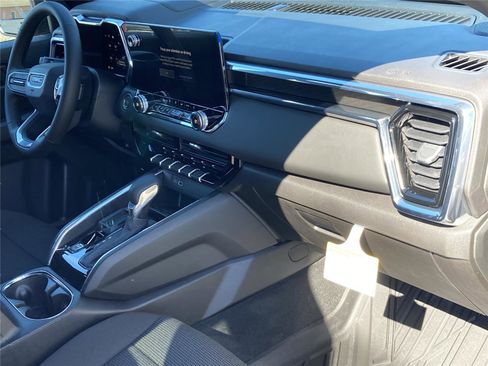 New 2026 GMC Canyon Elevation w/ Convenience Package image 17