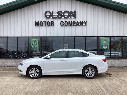 Used 2015 Chrysler 200 Limited w/ Convenience Group FWD image 1