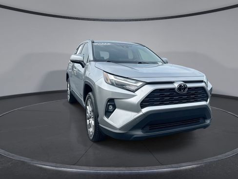Used 2023 Toyota RAV4 XLE Premium FWD image 12