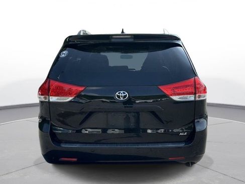 Used 2013 Toyota Sienna XLE w/ Premium Pkg FWD image 7