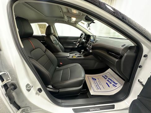 Used 2024 Nissan Sentra SR w/ SR Premium Package image 20