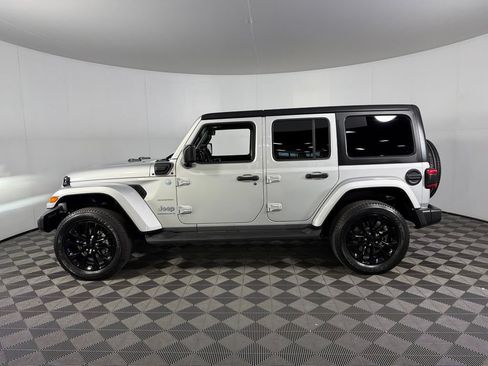 Used 2023 Jeep Wrangler Unlimited Sahara AWD/4WD image 10