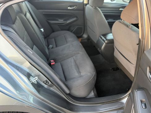 Used 2019 Nissan Altima 2.5 S FWD image 11
