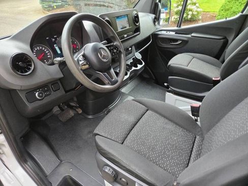 Used 2019 Mercedes-Benz Sprinter 144 image 2