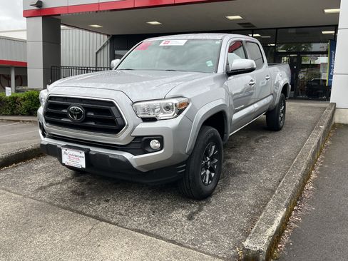 Certified 2023 Toyota Tacoma SR5 AWD/4WD image 3