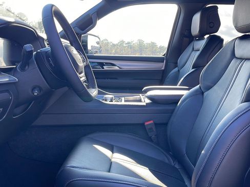 New 2026 Jeep Grand Wagoneer Base image 22