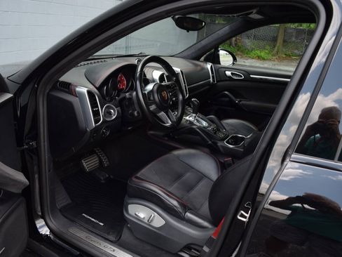 Used 2017 Porsche Cayenne GTS AWD/4WD image 2