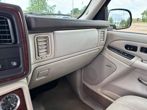 Used 2005 Cadillac Escalade 2WD image 18