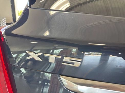 Used 2019 Cadillac XT5 FWD image 10