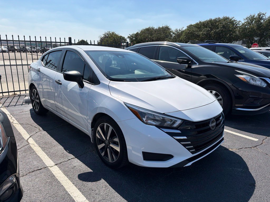 Used 2025 Nissan Versa S w/ Trunk Package FWD image 3