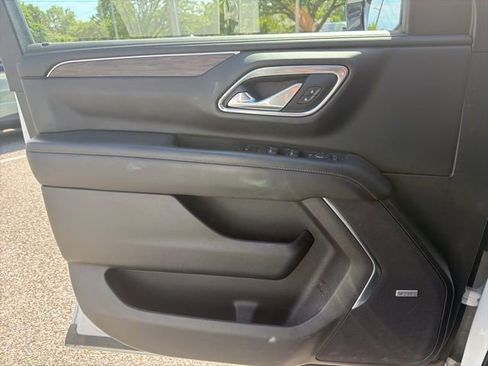 Used 2021 Chevrolet Suburban LT image 10