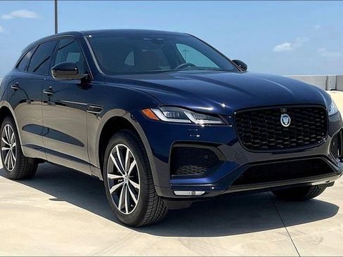 New 2026 Jaguar F-PACE R-Dynamic S image 2