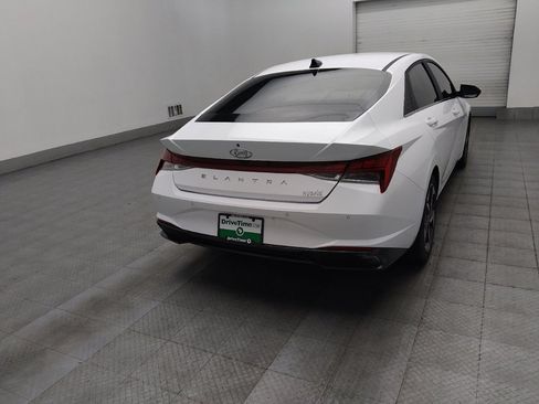 Used 2023 Hyundai Elantra Limited FWD image 9