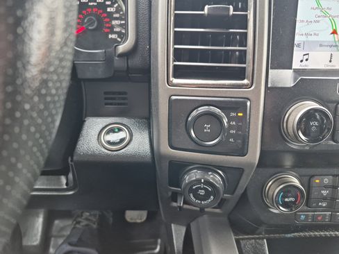 Used 2019 Ford F150 Raptor w/ Equipment Group 802A Luxury image 35