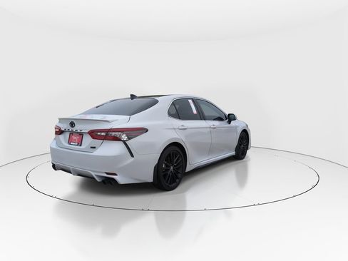 Used 2024 Toyota Camry XSE FWD image 8