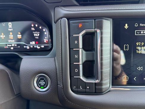 Used 2023 GMC Yukon Denali AWD/4WD image 27