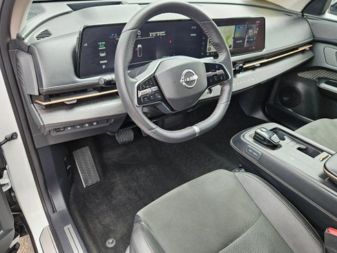 Used 2023 Nissan Ariya AWD image 12