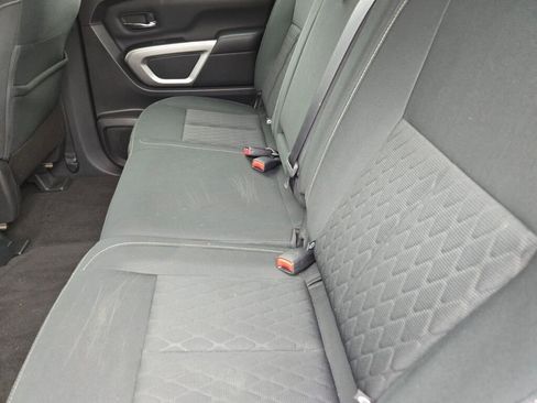 Used 2019 Nissan Titan SV image 15