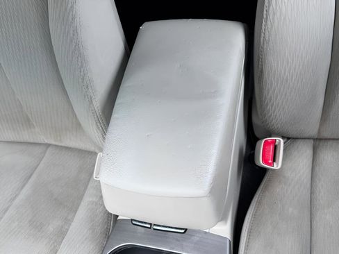 Used 2011 Subaru Outback 2.5i Premium image 44