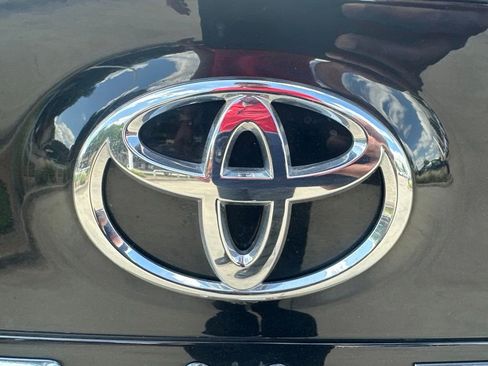 Used 2024 Toyota Camry SE FWD image 10