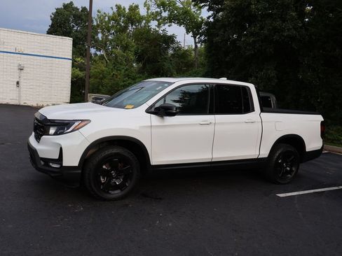 Certified 2025 Honda Ridgeline Black Edition image 4