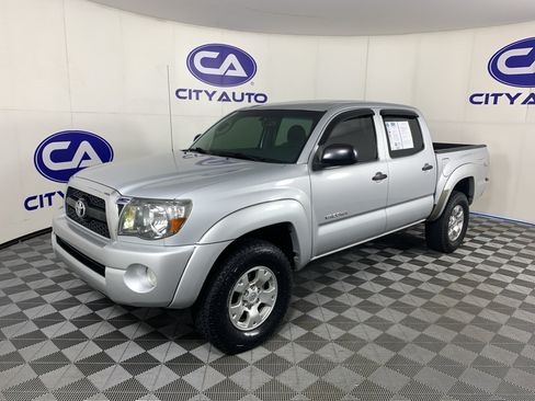 Used 2011 Toyota Tacoma 4x4 Double Cab w/ TRD Off-Road Pkg image 7