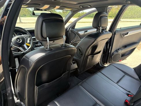 Used 2014 Mercedes-Benz C 250 Sedan image 32