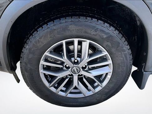 Used 2022 Nissan Rogue S image 32