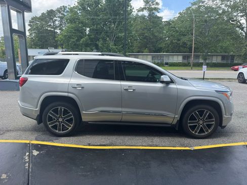 Used 2018 GMC Acadia Denali w/ Technology Package AWD/4WD image 13