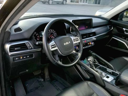 Used 2022 Kia Telluride S image 16