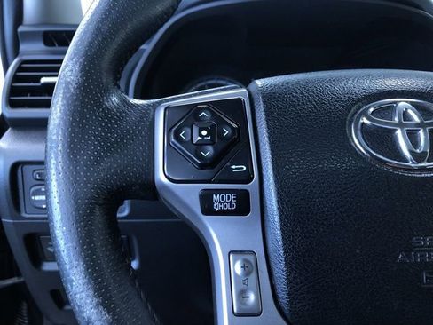Used 2017 Toyota 4Runner SR5 Premium image 25