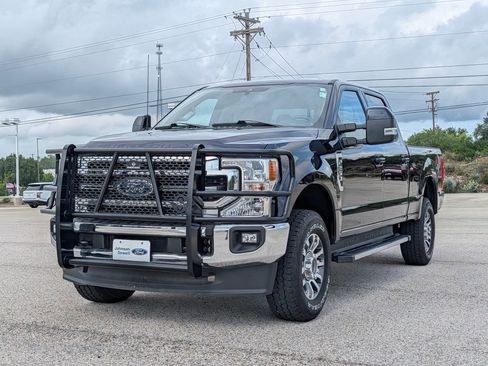 Certified 2022 Ford F250 Lariat w/ Lariat Value Package AWD/4WD image 4