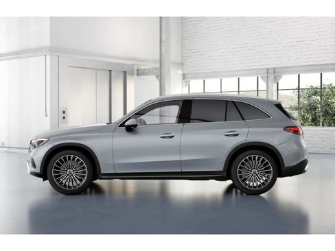 Used 2025 Mercedes-Benz GLC 300 image 33