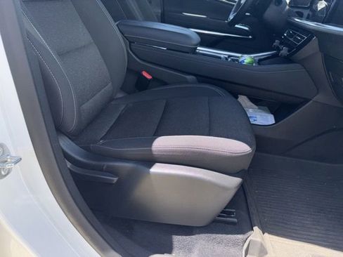 Used 2024 Chevrolet Traverse LT w/ LPO, Floor Liner Package FWD image 31