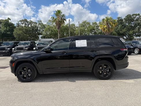 Certified 2025 Jeep Grand Cherokee L Laredo AWD/4WD image 3