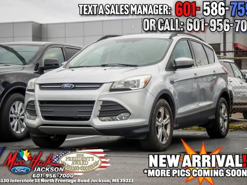 Used 2015 Ford Escape SE w/ Equipment Group 201A image 1