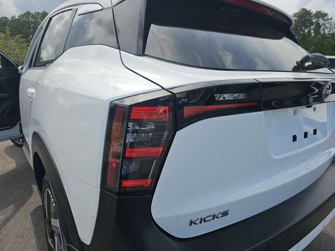 Used 2025 Nissan Kicks SV FWD image 36