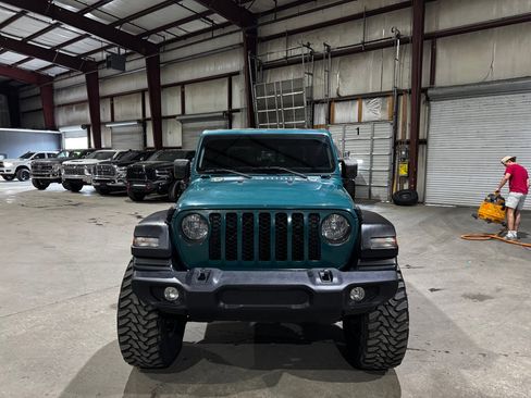 Used 2020 Jeep Gladiator Sport w/ Quick Order Package 24S image 10