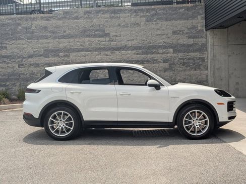 Used 2025 Porsche Cayenne E-Hybrid image 8
