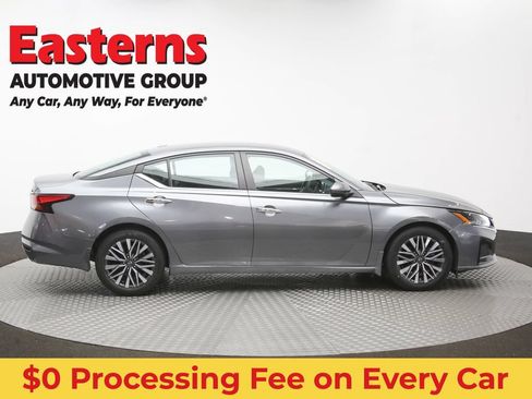 Used 2023 Nissan Altima 2.5 SV FWD image 43