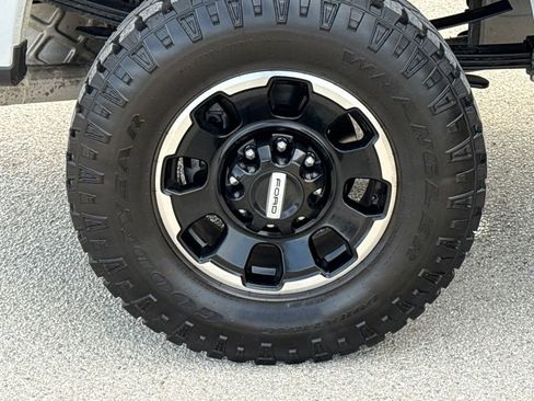 Used 2026 Ford F250 Lariat w/ Tremor Off-Road Package AWD/4WD image 10