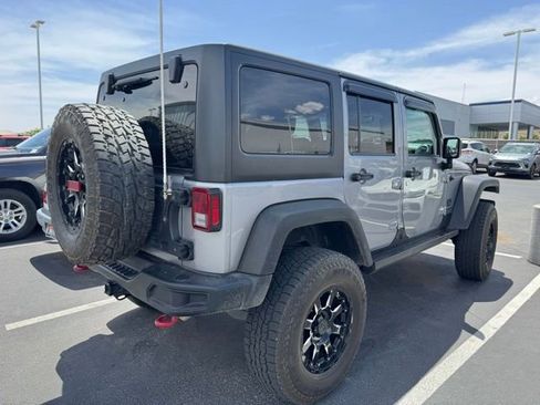 Used 2017 Jeep Wrangler Unlimited Rubicon AWD/4WD image 3