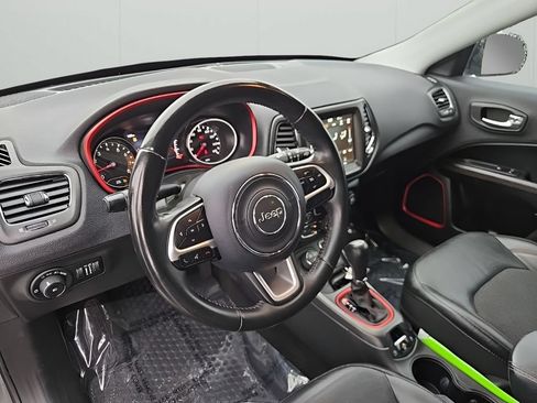 Used 2019 Jeep Compass Trailhawk w/ Popular Equipment Group AWD/4WD image 11