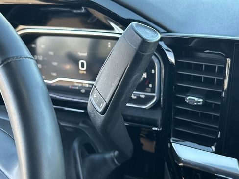 Used 2025 GMC Sierra 1500 Elevation image 16