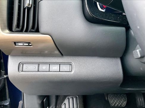 Used 2024 Nissan Pathfinder Platinum w/ Cargo Package image 31