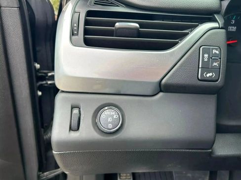 Used 2020 Chevrolet Suburban Premier RWD image 13