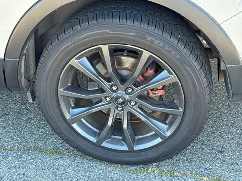 Used 2018 Ford Explorer XLT w/ Equipment Group 202A image 22